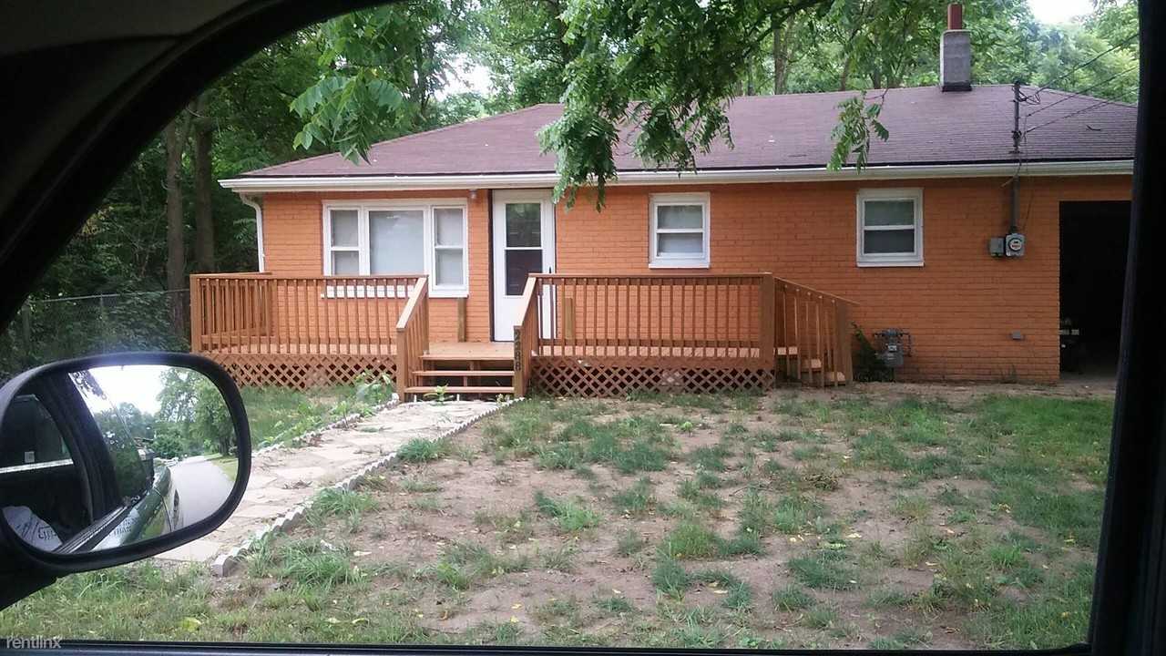 2288 Moulder Dr - Photo 2 of 15