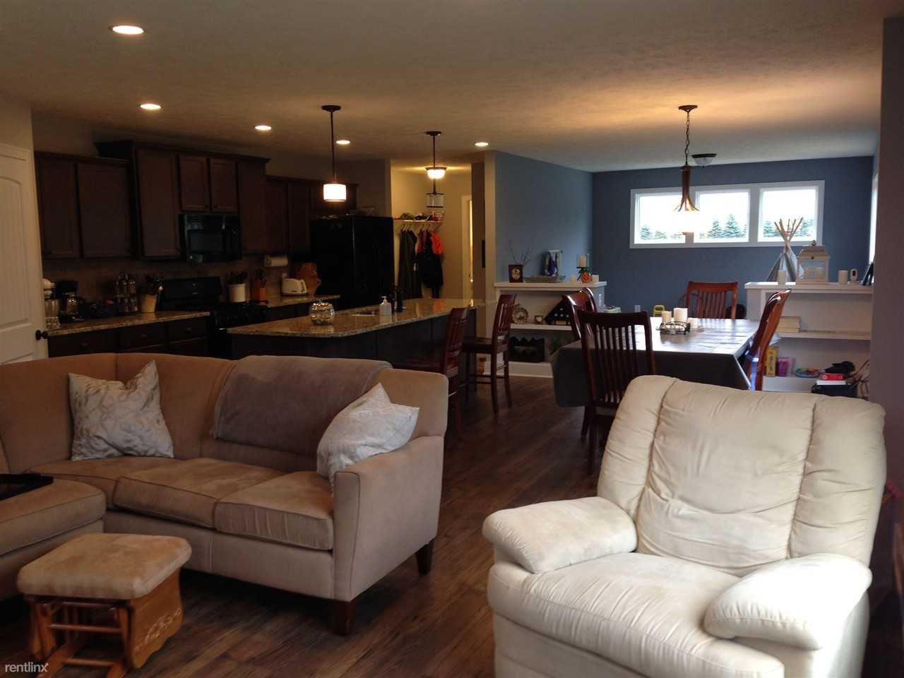 10734 Canterbury Ln - Photo 3 of 17