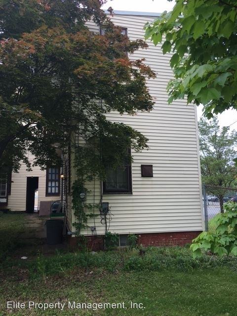 203 S Beaver St - Photo 3 of 20