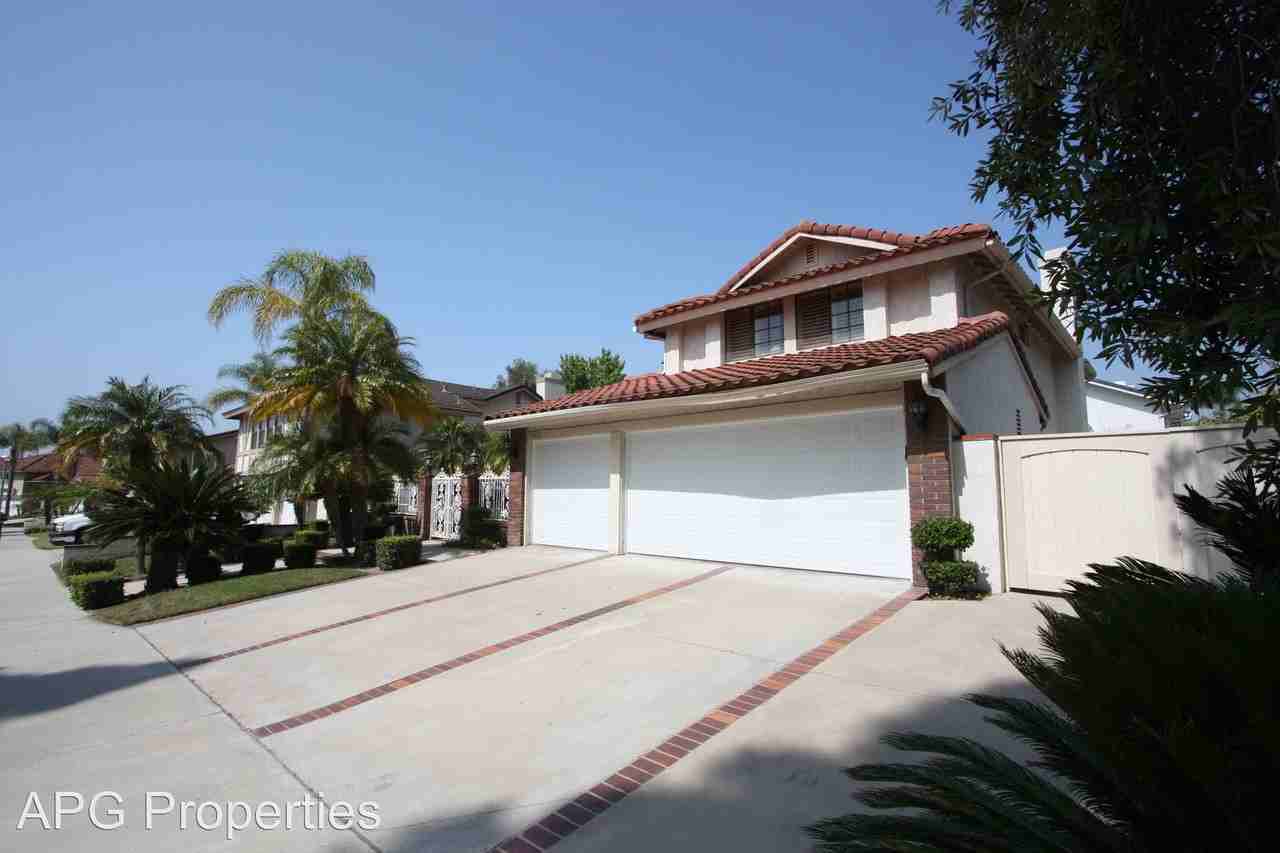 5335 Via Azafran - Photo 2 of 12