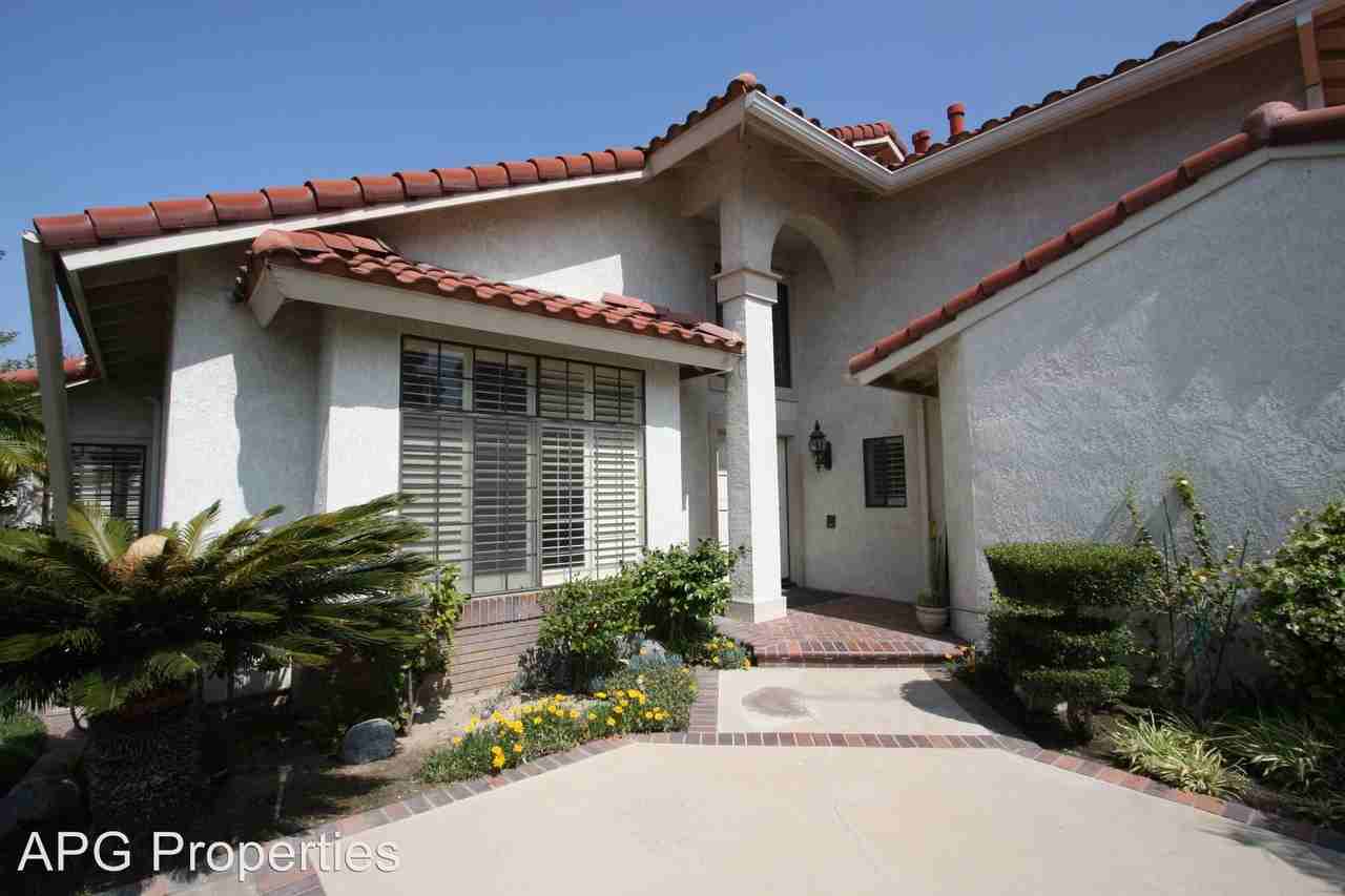 5335 Via Azafran - Photo 3 of 12