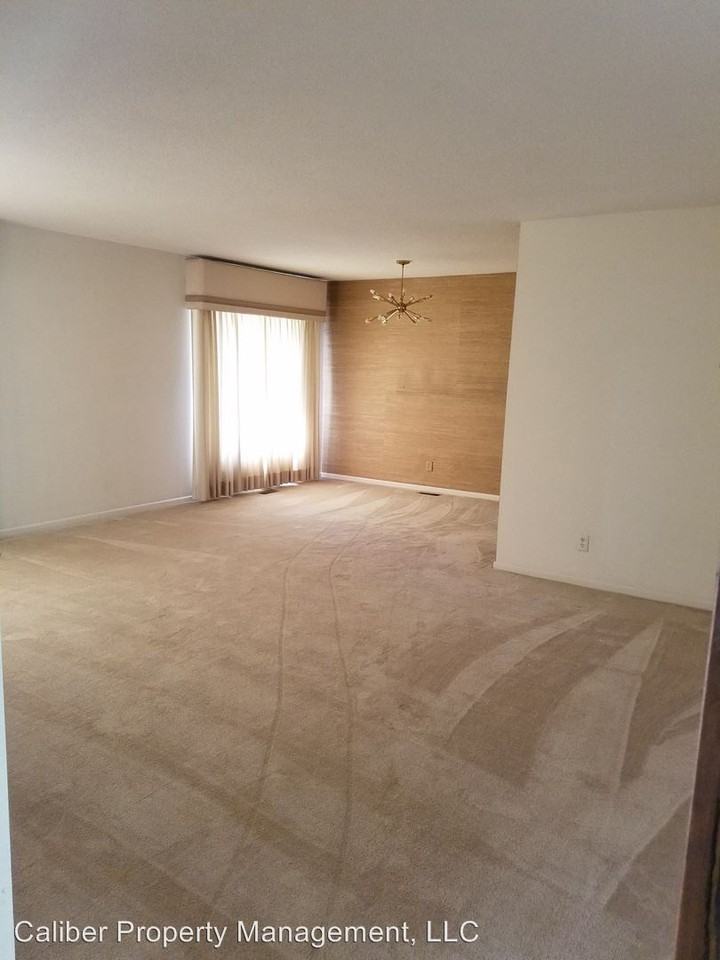 908 Shawnee Pl - Photo 3 of 26