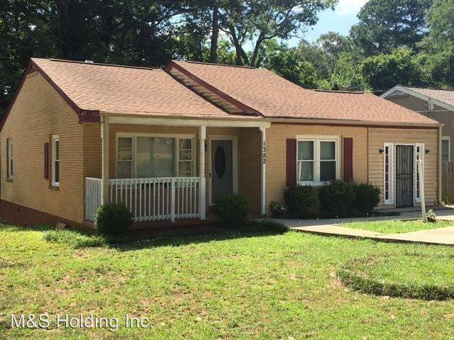 1382 Benteen Way SE - Photo 2 of 11