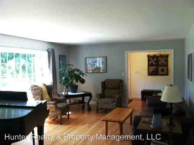 2424 Greenwich Rd - Photo 2 of 6
