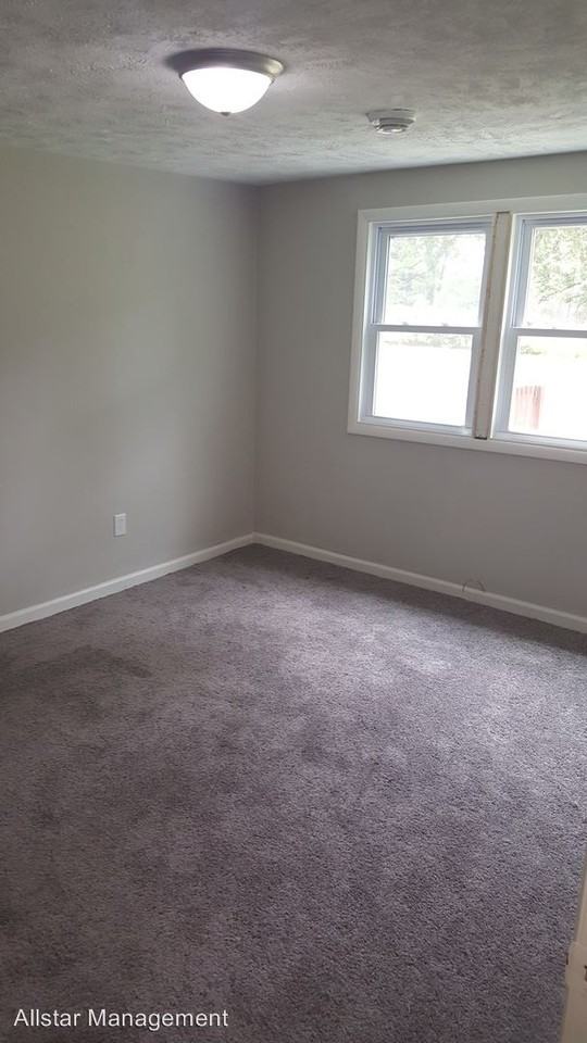 5740 Columbia Dr - Photo 3 of 15