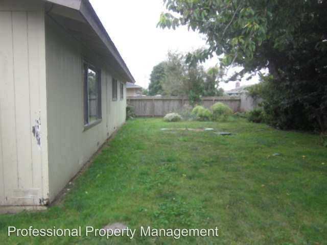 3070 Alice Ave - Photo 3 of 11
