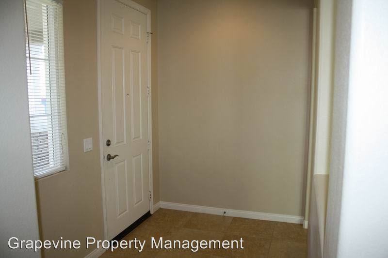 33825 Sattui St - Photo 2 of 24