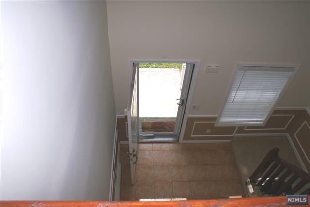 29 Waldwick Ave - Photo 2 of 15