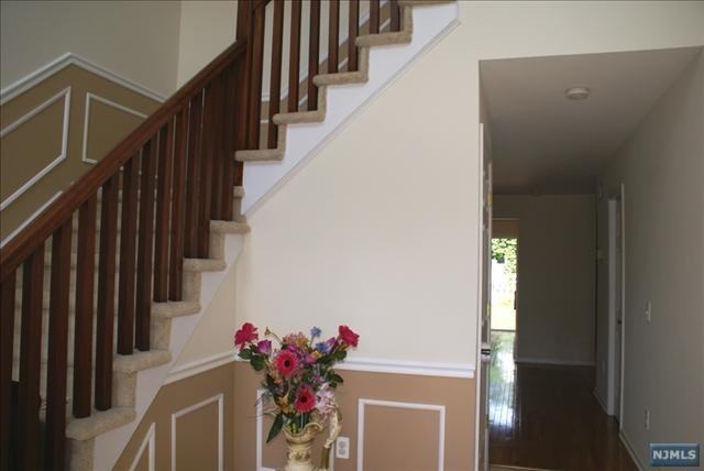 29 Waldwick Ave - Photo 3 of 15