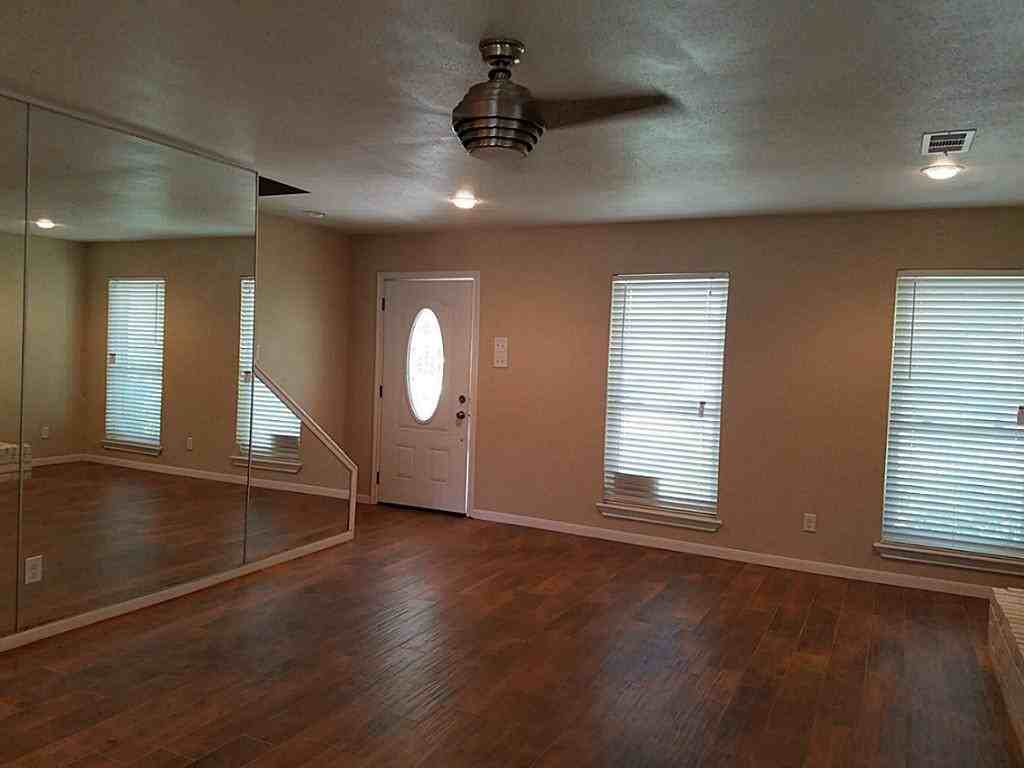 3117 Mariner Dr - Photo 3 of 23