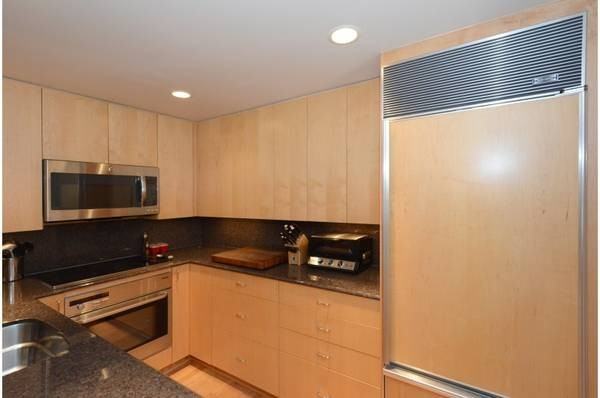 804 East Kilbourn Avenue - Photo 3 of 16