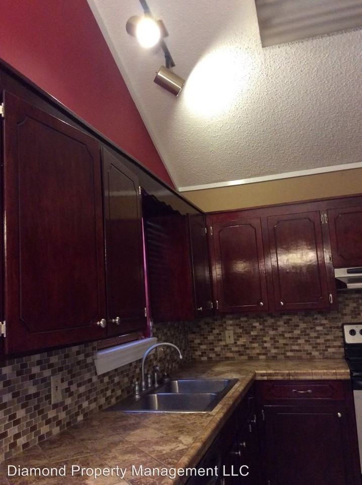 115 S Parkridge Dr - Photo 3 of 7