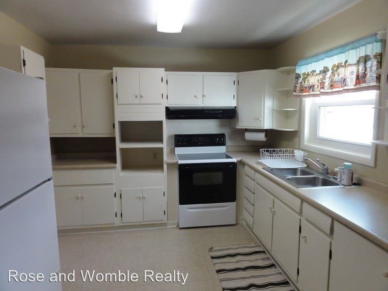 569 Beech Dr - Photo 2 of 15