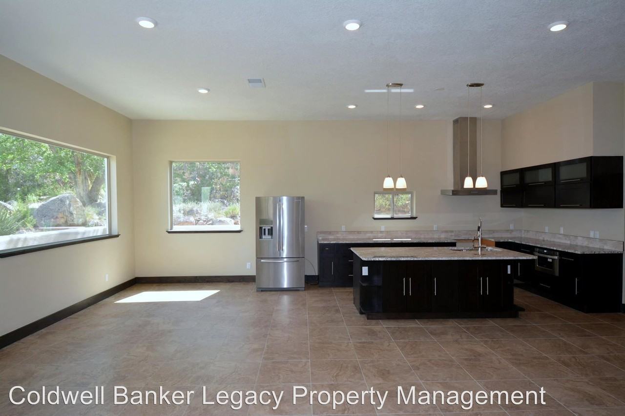 328 Paintbrush Dr NE - Photo 3 of 30