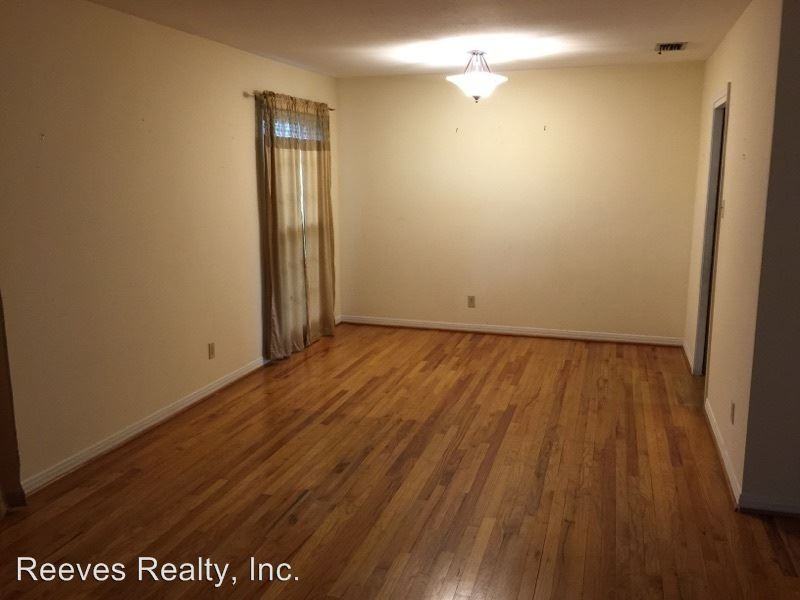 538 Hillview Rd - Photo 2 of 12