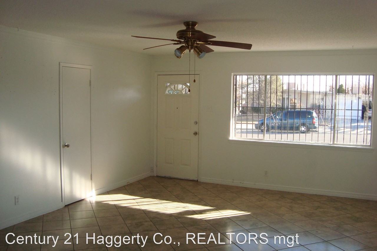 4725 Harcourt Dr - Photo 3 of 14