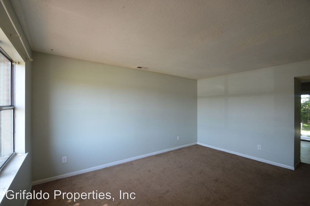 80 Balsam Rd - Photo 3 of 14