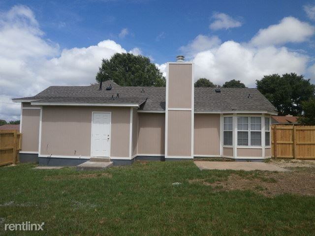 4173 Oak Wind Dr - Photo 3 of 10