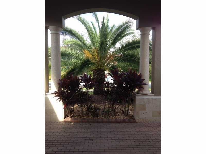 18501 SW 24th St - Photo 3 of 8