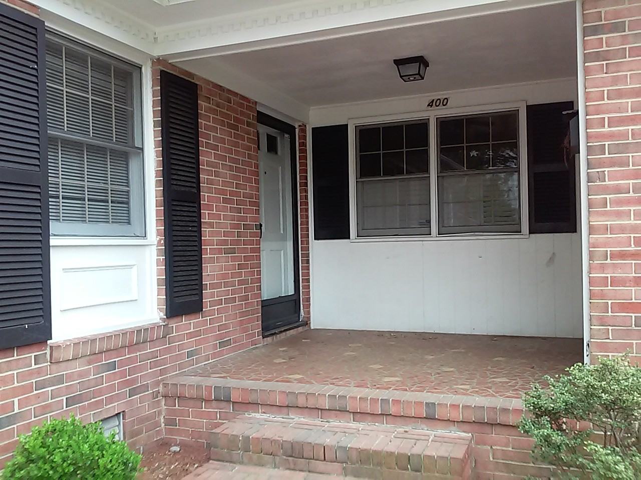 400 Flint Dr - Photo 2 of 4