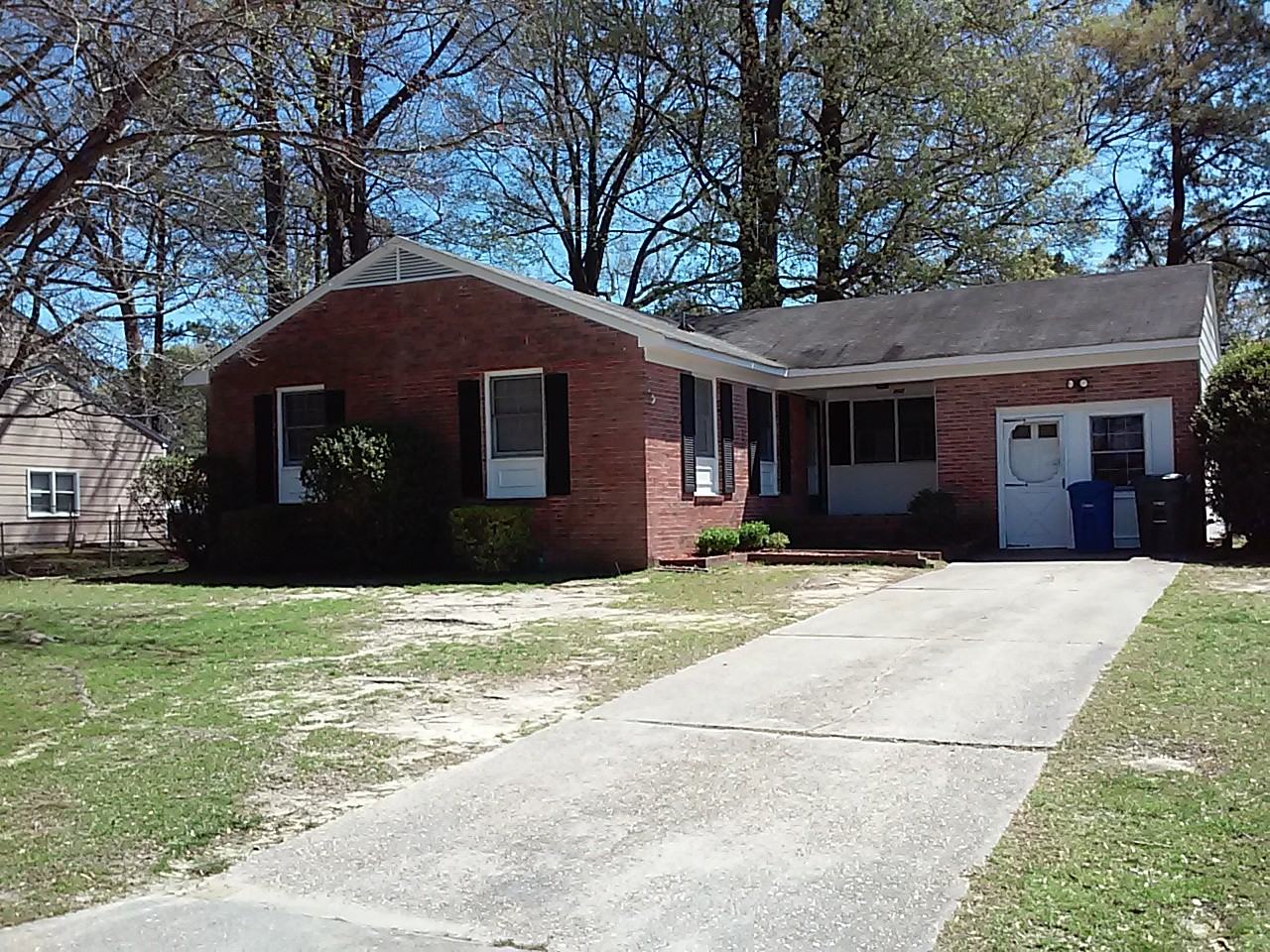 400 Flint Dr - Photo 3 of 4