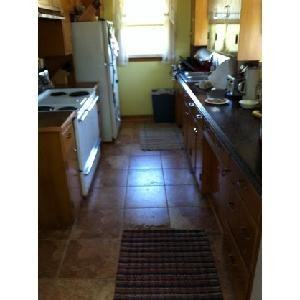 418 W Elm St - Photo 2 of 3