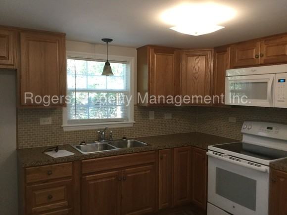 1022 Ben Kyzer Dr - Photo 2 of 11