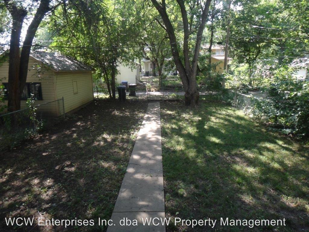 2025 SW Buchanan St - Photo 2 of 12