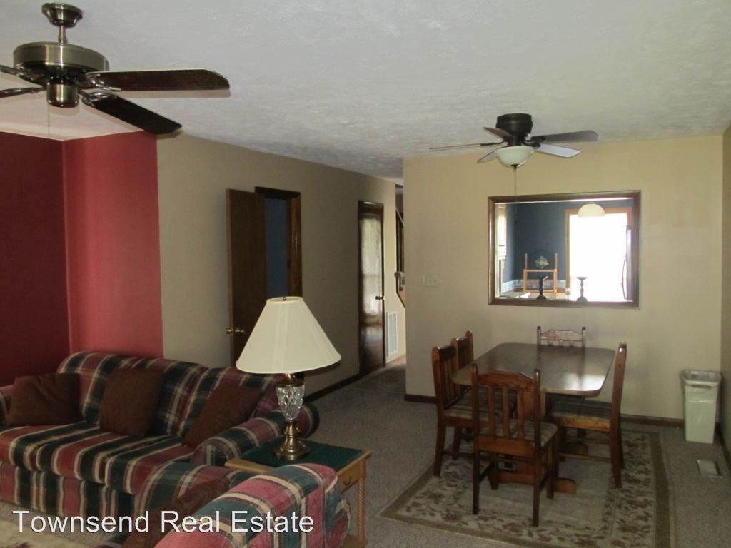 5940 Laguna Dr - Photo 3 of 9