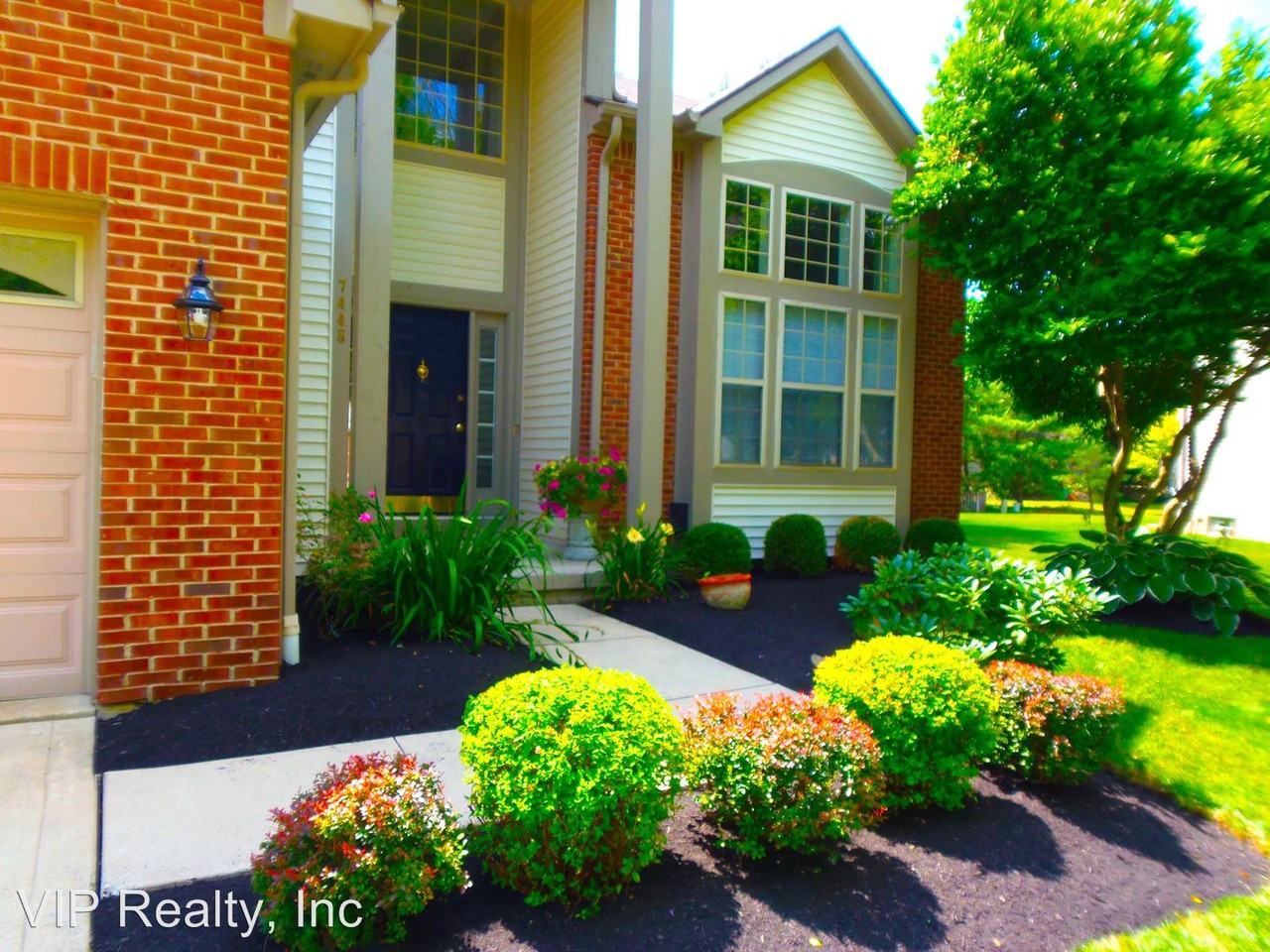 7448 Maynooth Dr - Photo 3 of 66