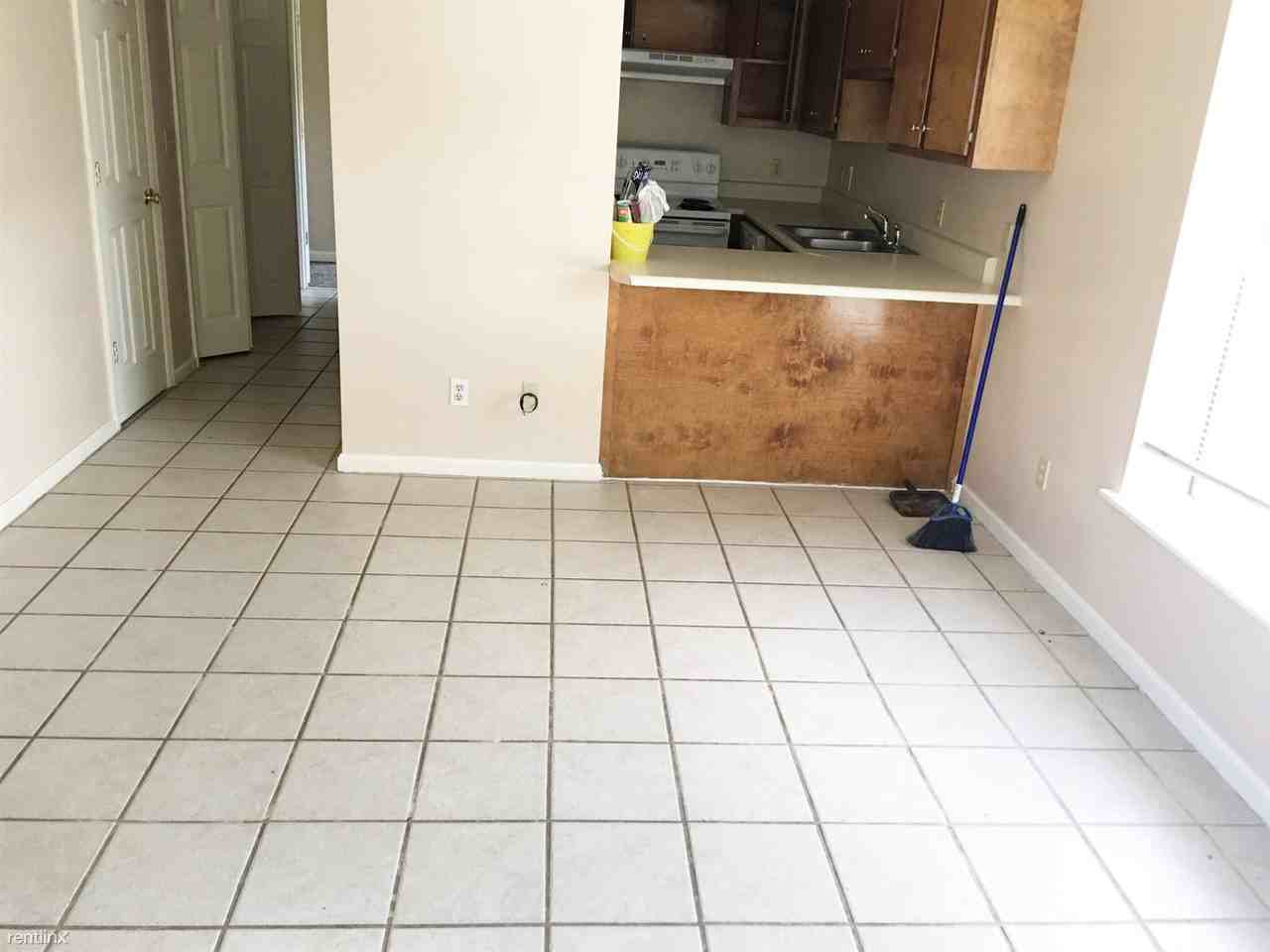 2114 N Main St - Photo 2 of 9