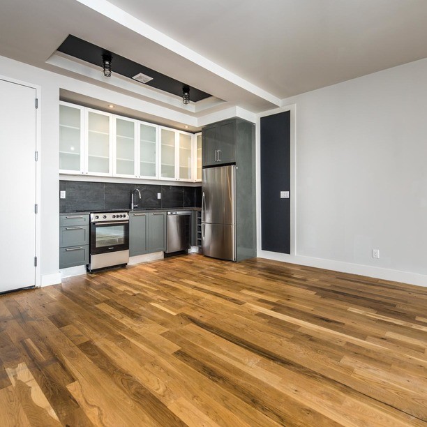 Dekalb Ave & Tompkins Ave #4FF