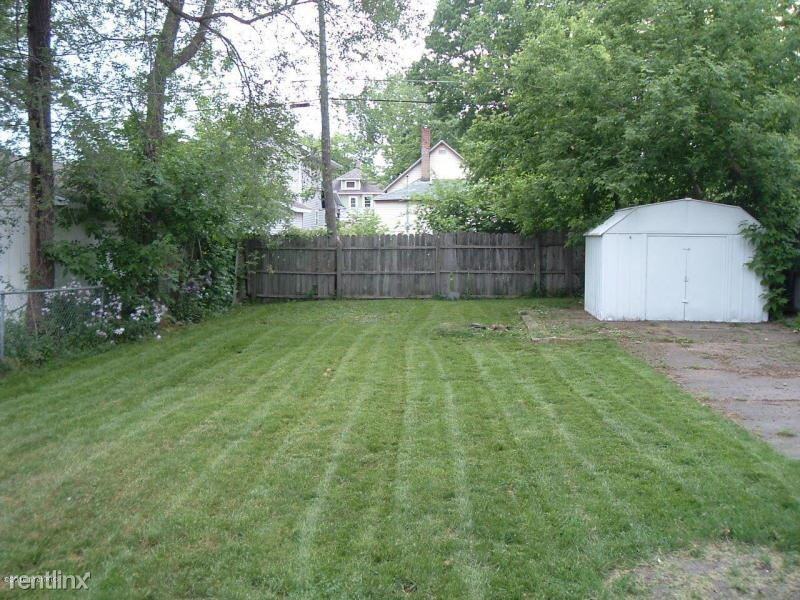 1115 Seneca St SW - Photo 2 of 7