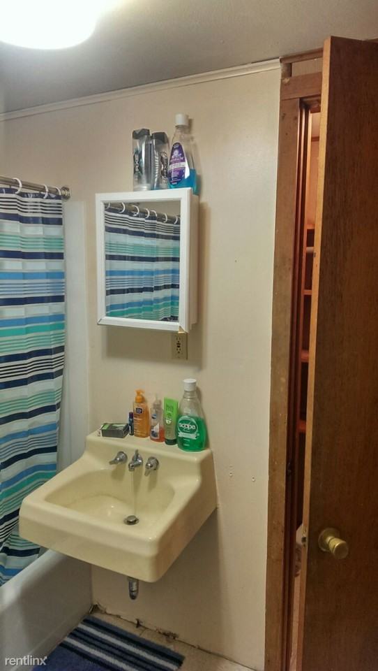 518 Storrs Rd - Photo 3 of 8
