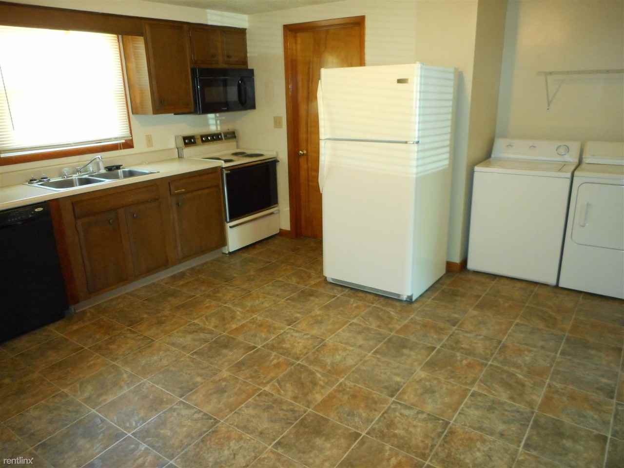 2254 Fink Ave - Photo 2 of 6