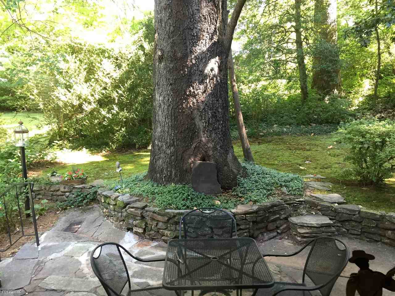 105 Melrose Ln - Photo 2 of 4