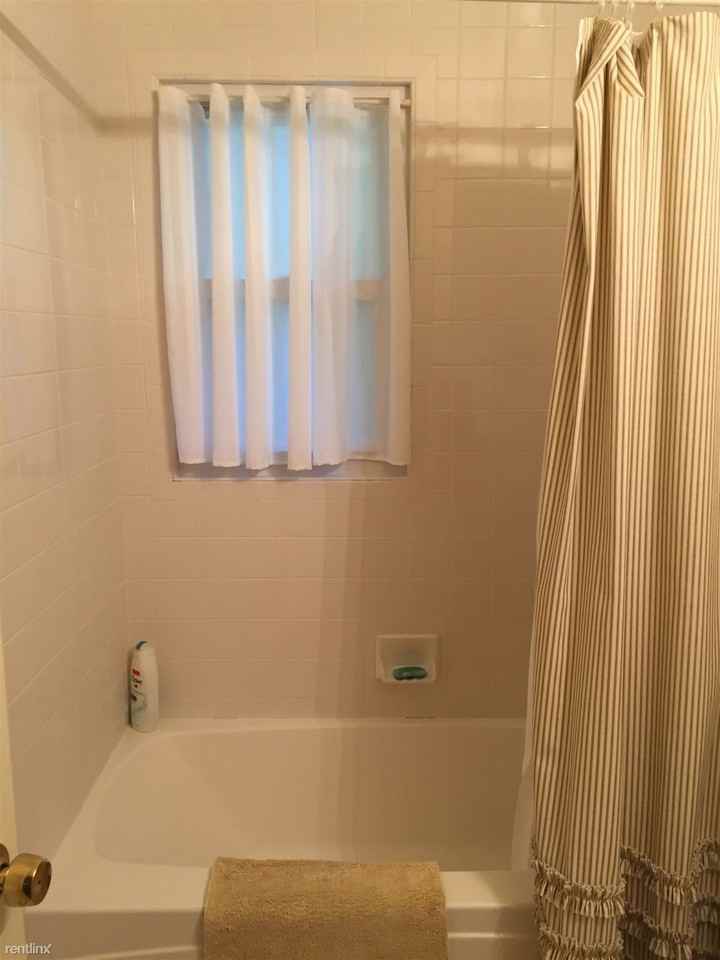 105 Melrose Ln - Photo 3 of 4