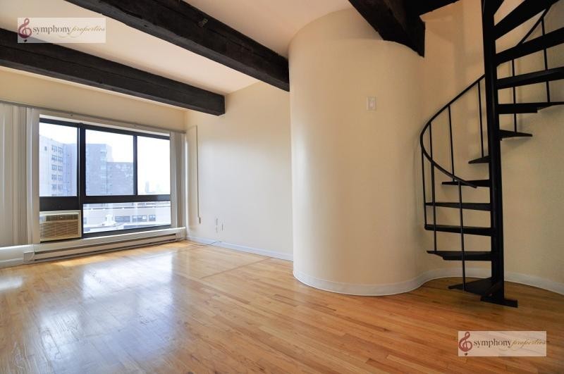 12 Stoneholm St #17YH