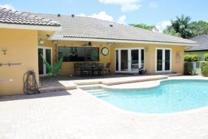 2825 Banyan Blvd Cir NW - Photo 2 of 8