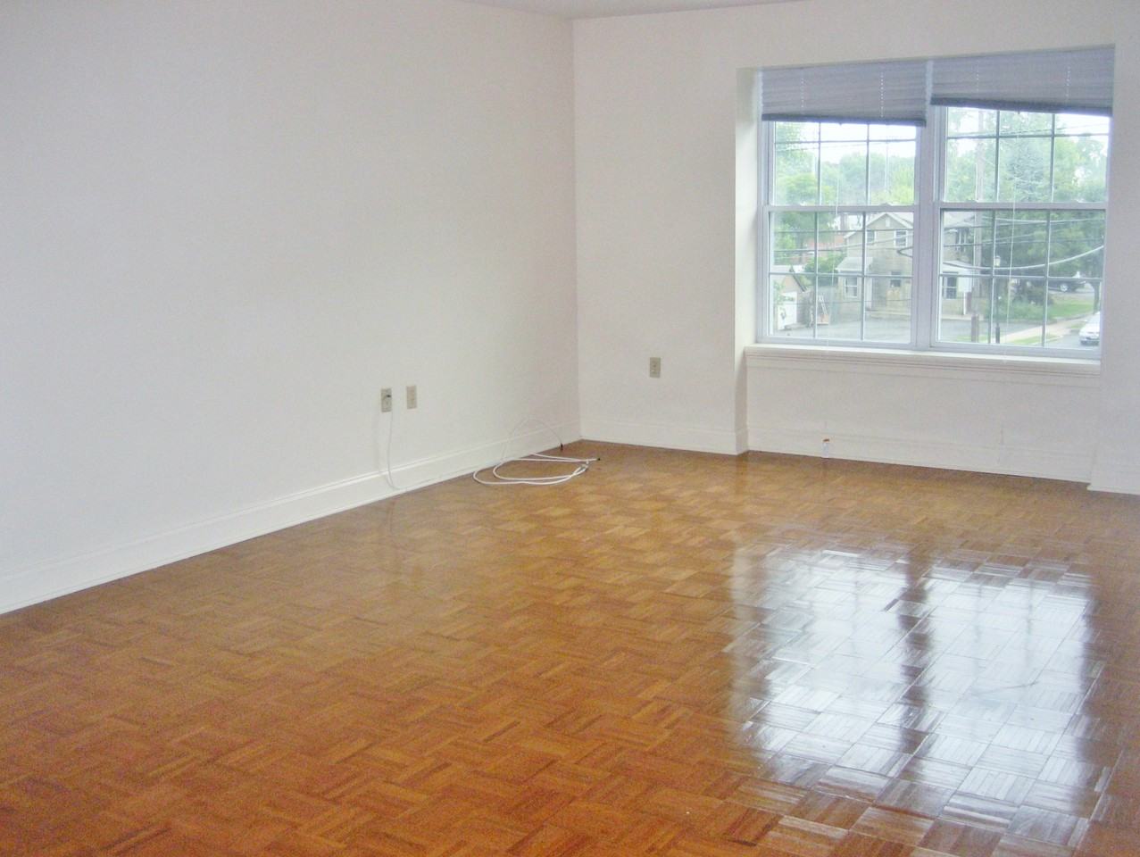 4 Emerson Plaza W A - Photo 3 of 6