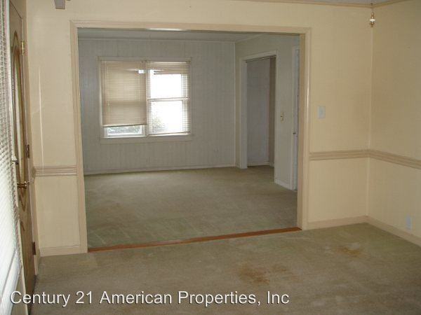 1049 Cedar Point Blvd - Photo 2 of 9