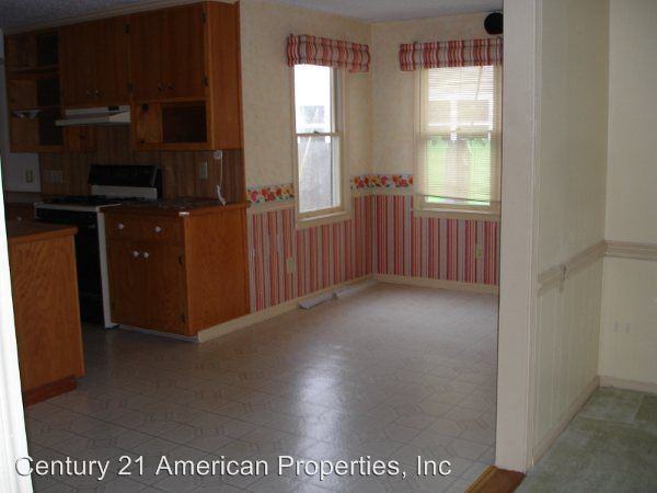 1049 Cedar Point Blvd - Photo 3 of 9