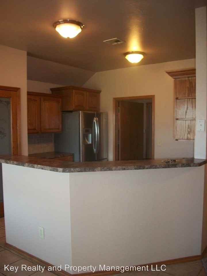 636 NW 113th St - Photo 3 of 14