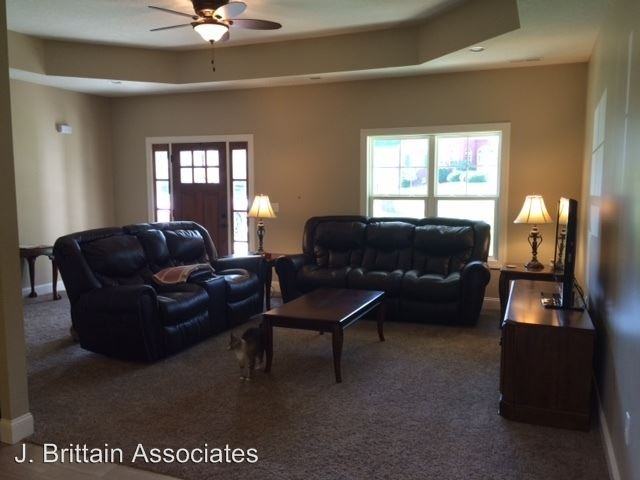 11 Pin Oak Dr - Photo 2 of 16