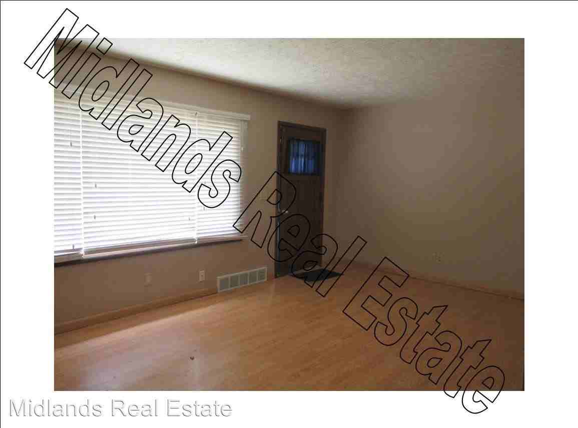 4004 S 38th St - Photo 2 of 11