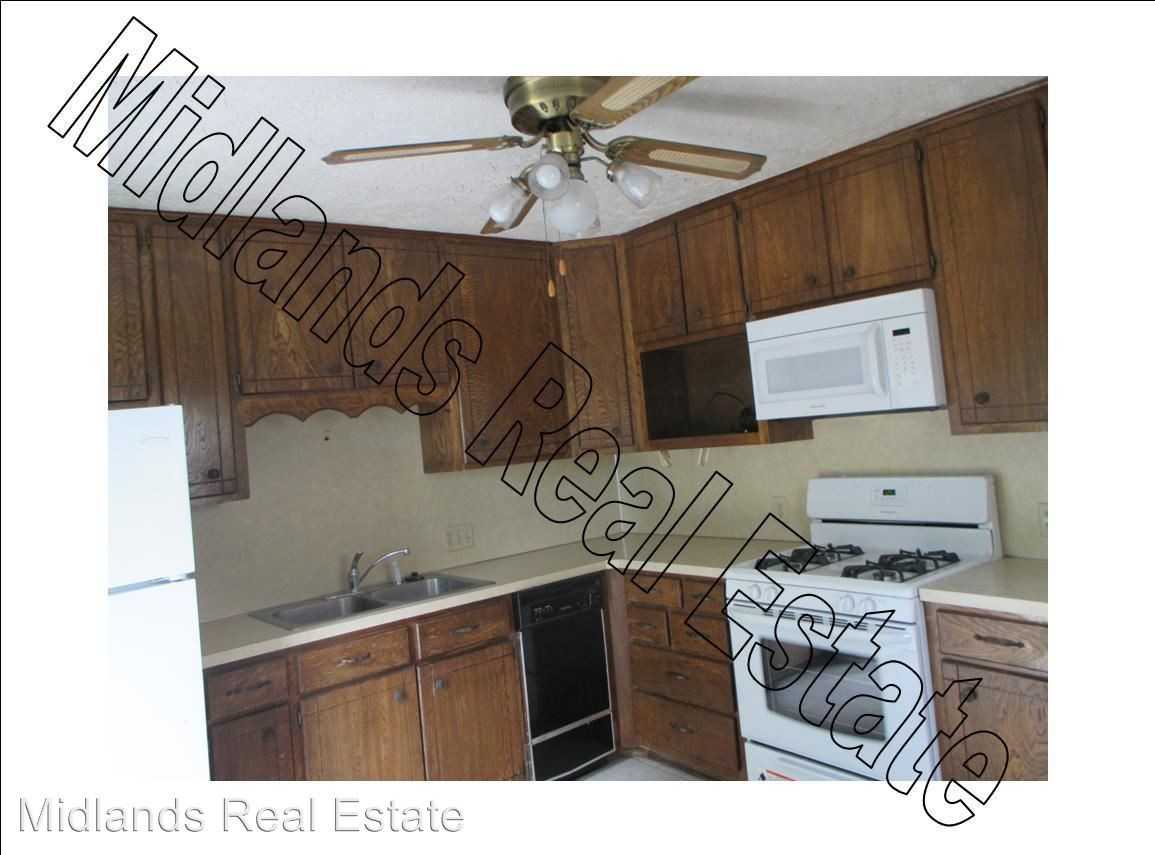 4004 S 38th St - Photo 3 of 11