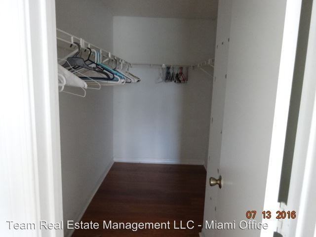 56 Hollywood Ave - Photo 3 of 11