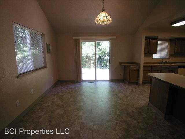10919 245th St Ct E - Photo 3 of 19