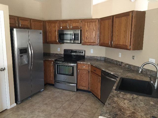 509 W Ensueno Ct - Photo 2 of 9