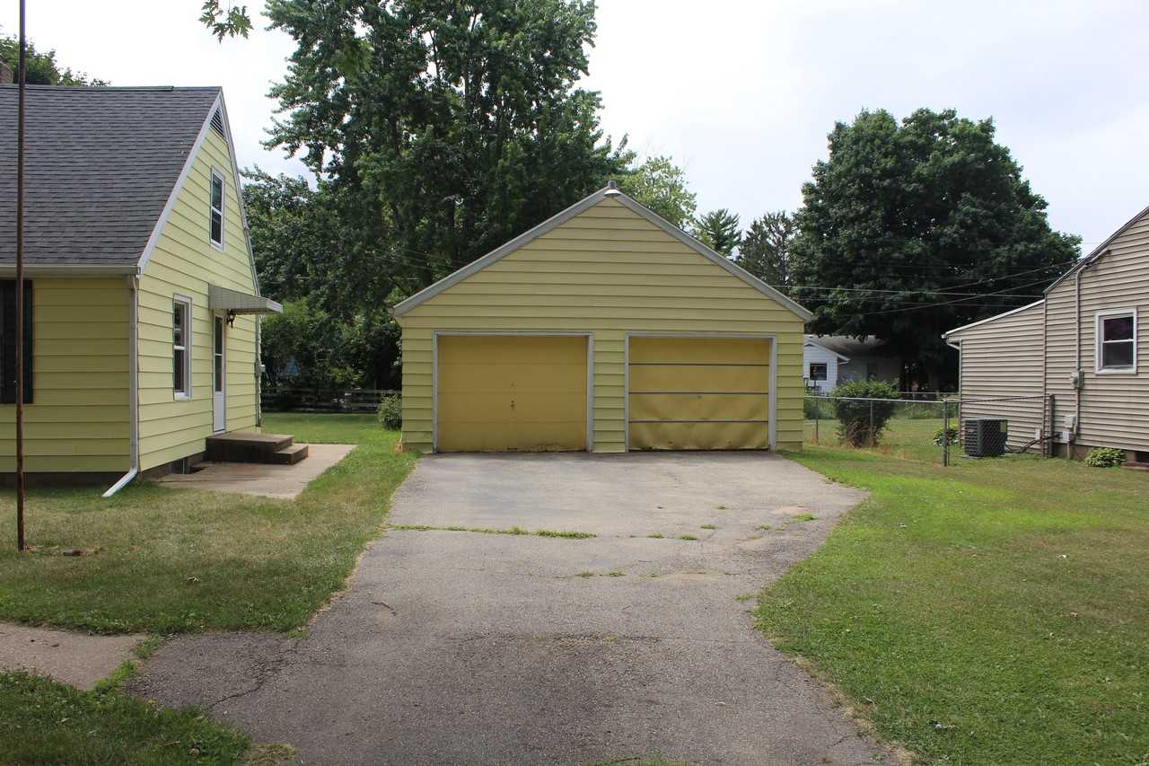 1936 Vernon Ave - Photo 2 of 31